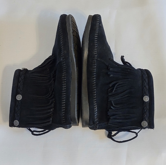 Minnetonka Moccasin Hi Top Back Zip Boot - Picture 8 of 13